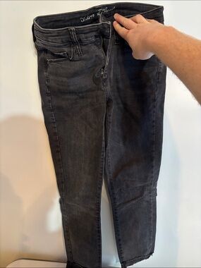 Black Women’s Universal Thread Skinny Jeans - Size 4